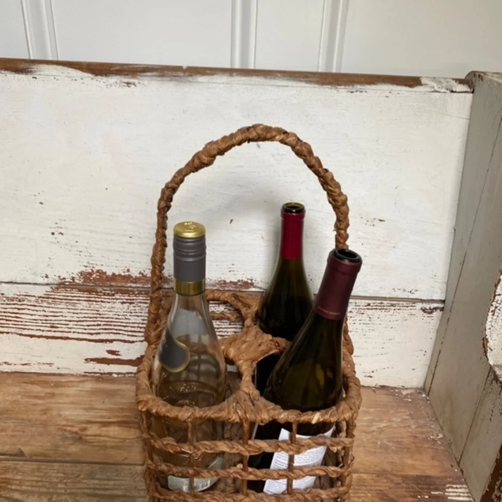 Wicker Basket Wine Caddy